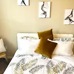 Modern Apartment, Close To Downtown/Free Parking