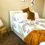 Modern Apartment, Close To Downtown/Free Parking