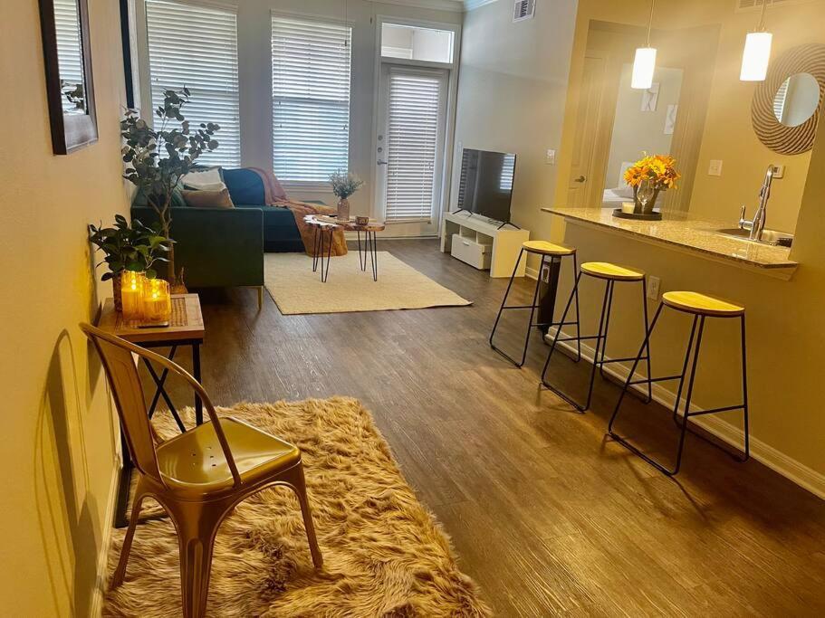 Modern Apartment, Close To Downtown/free Parking